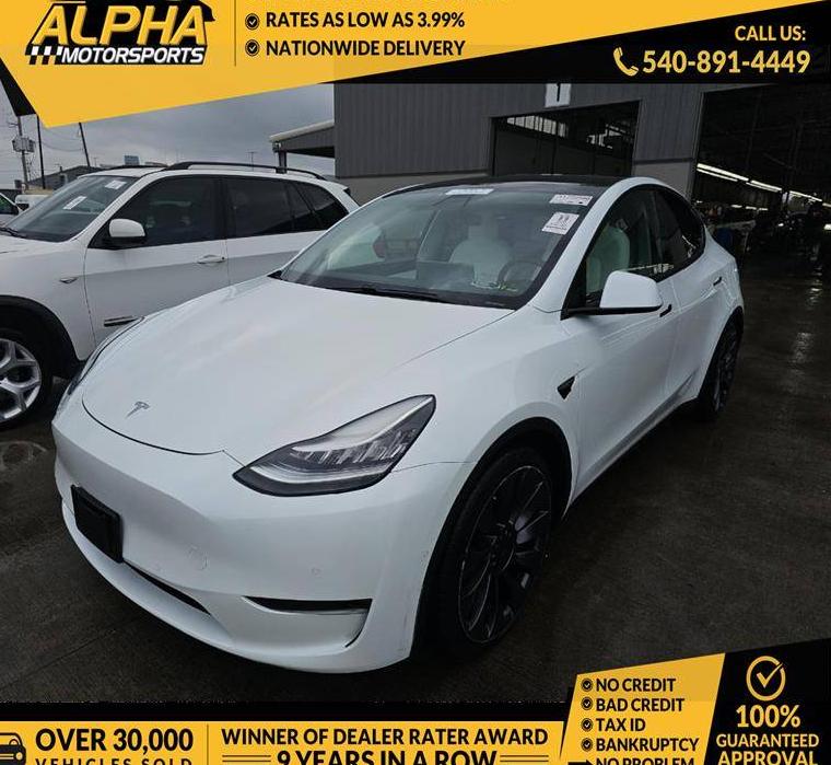 TESLA MODEL Y 2020 5YJYGDEF6LF011609 image